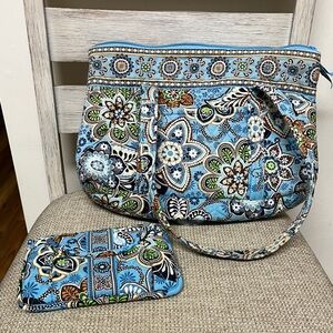 Vera Bradley shoulder purse&belt bag. Some wear bottom, straps good, 14x9x3.5”⬇️